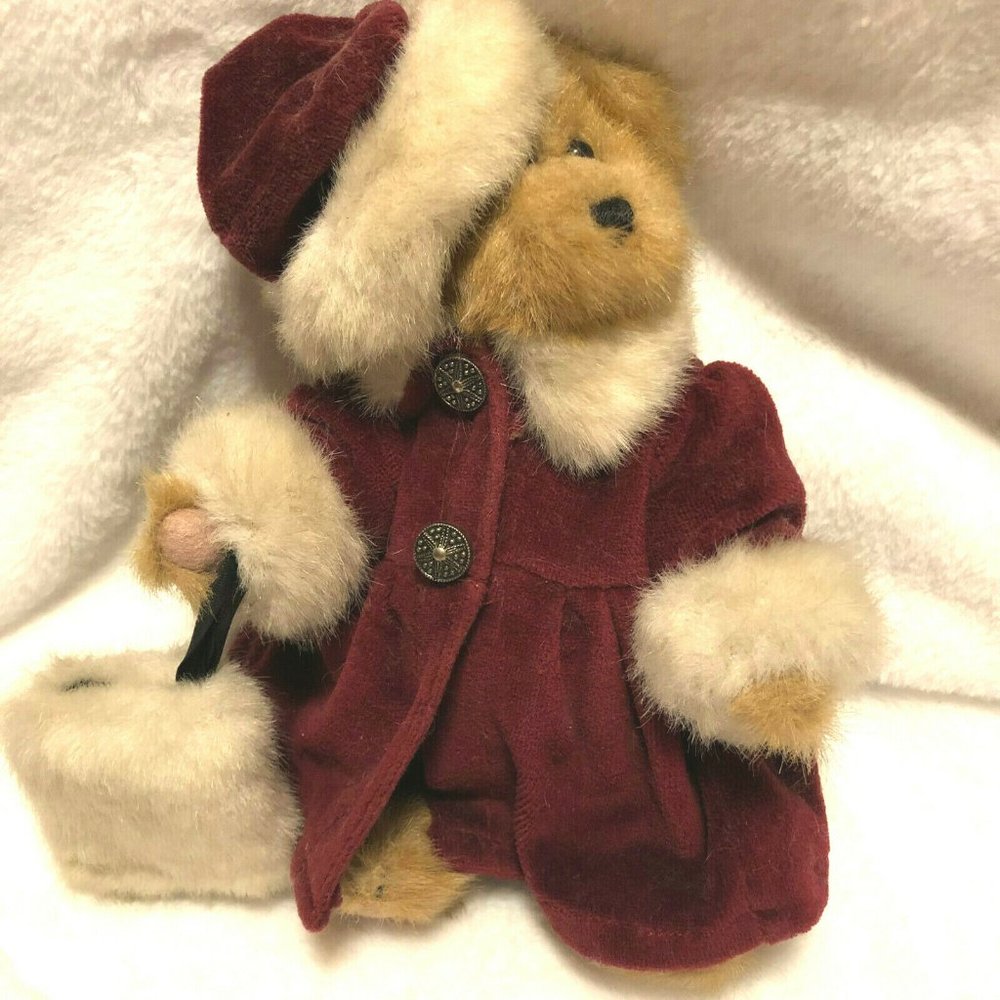 Boyd's Bears Bailey Bear, Xmas Outfit & Hand Muff, 9", 1990-1998 ~SO CUTE~